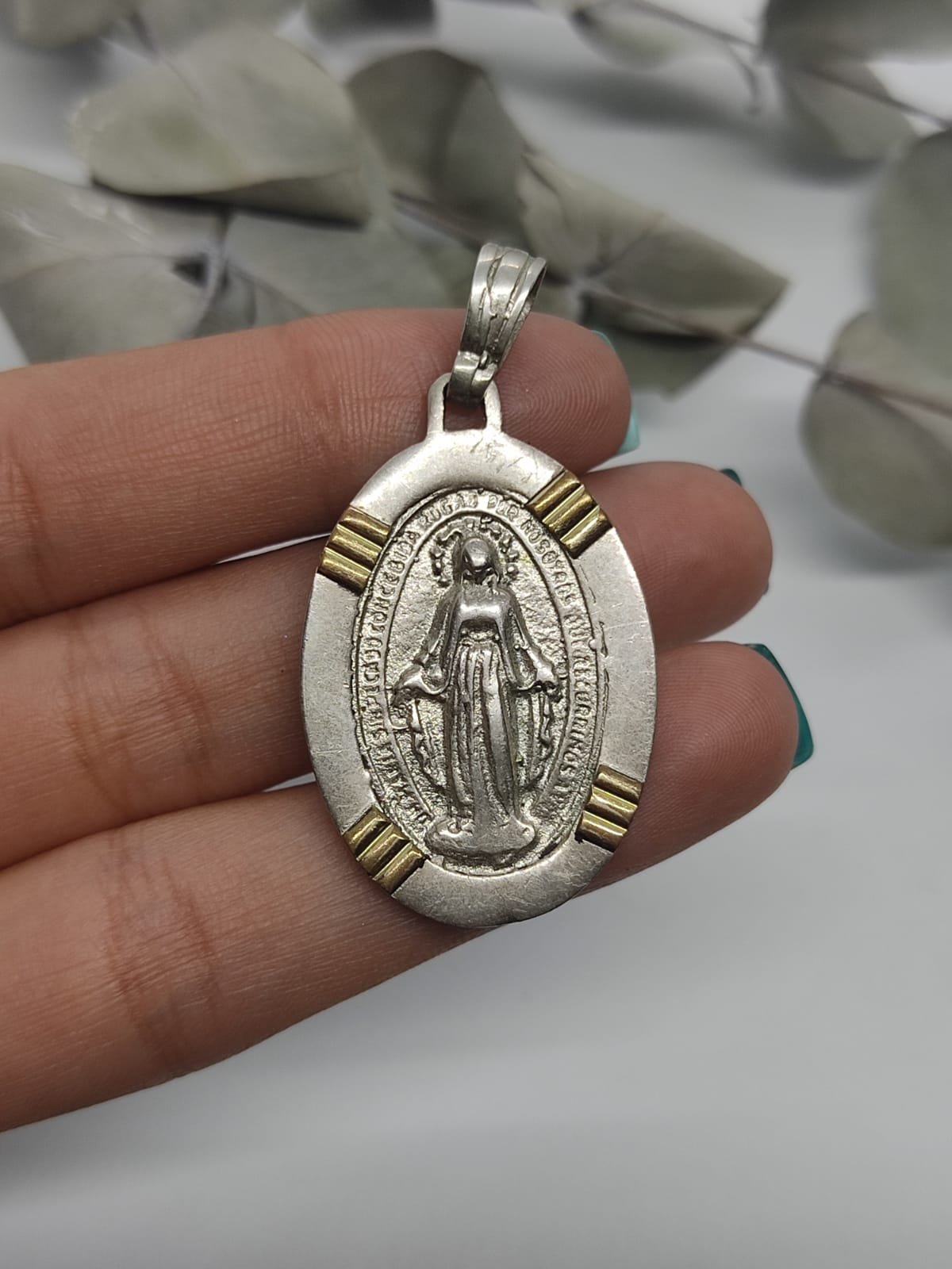 Medalla Milagrosa de la Virgen Maria con cadena / Miraculous Medal