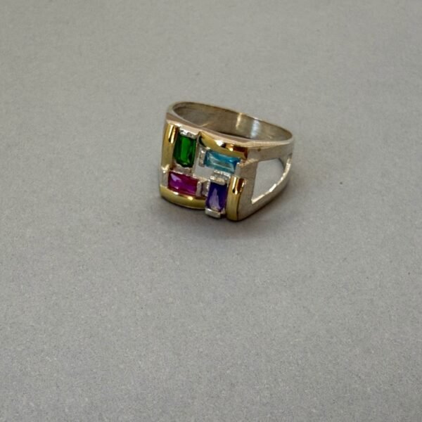 Anillo Tiu